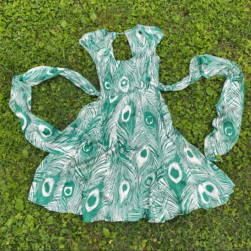 GEORGEOUS and flattering silk dress